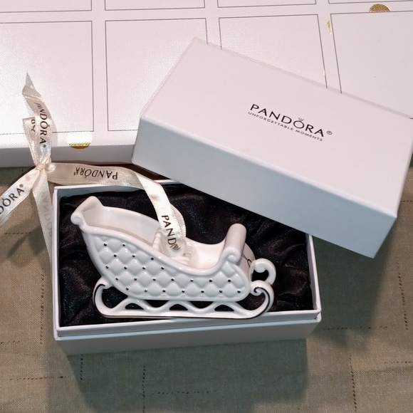 🆕 Pandora Unforgettable Moments Sleigh Ornament Christmas 2014 Holiday Ornament - Picture 1 of 14